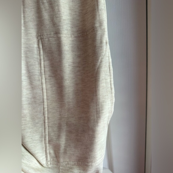 Lou & Grey Signaturesoft Split Neck Pocket Dress in Light Oak Heather New! - Picture 6 of 9